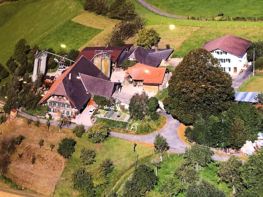 Ferienwohnung Auf Bauernhof Mit Hotpot Und Sauna Sumiswald Ngoại thất bức ảnh