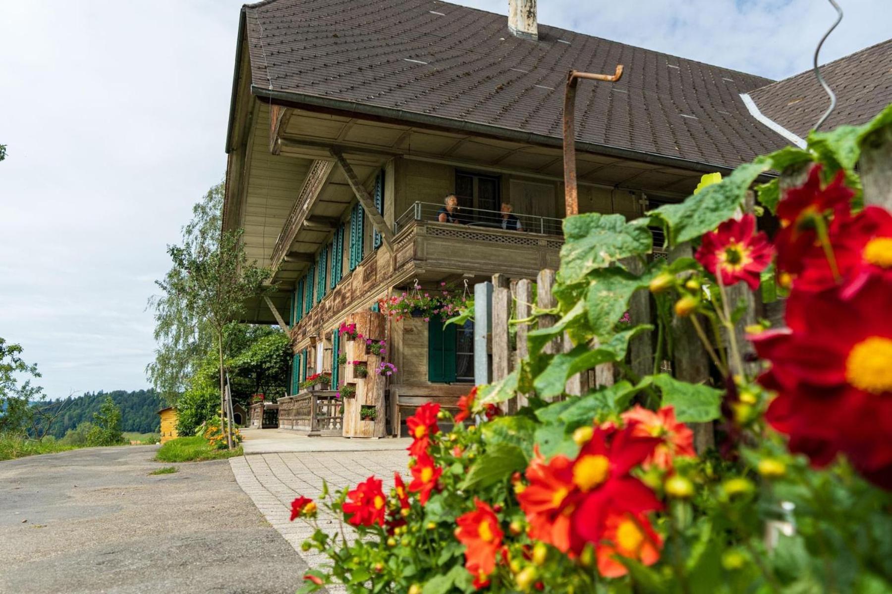 Ferienwohnung Auf Bauernhof Mit Hotpot Und Sauna Sumiswald Ngoại thất bức ảnh